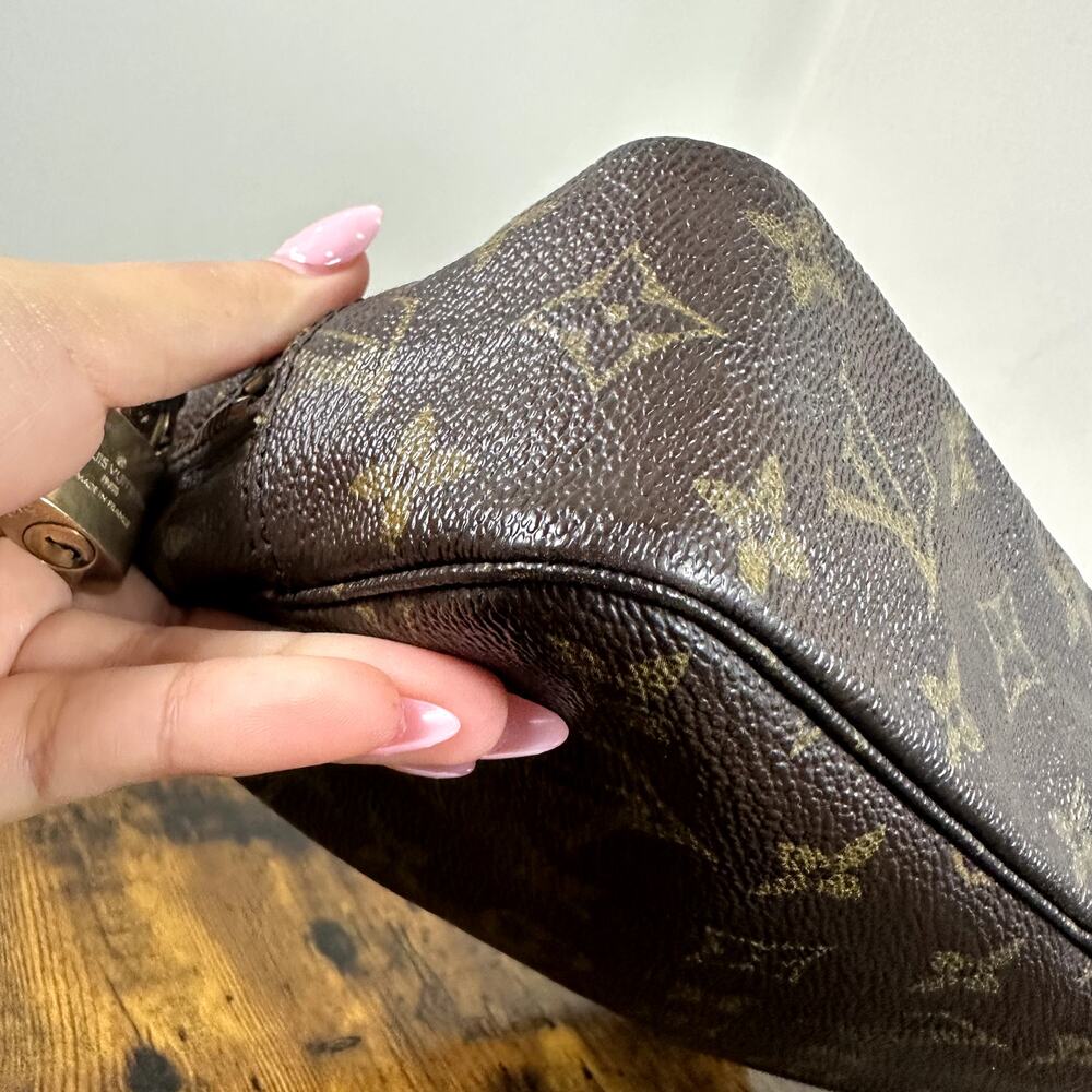 Louis Vuitton Trousse Toilette 23 Monogram Cosmetic Bag - Picture 12 of 16